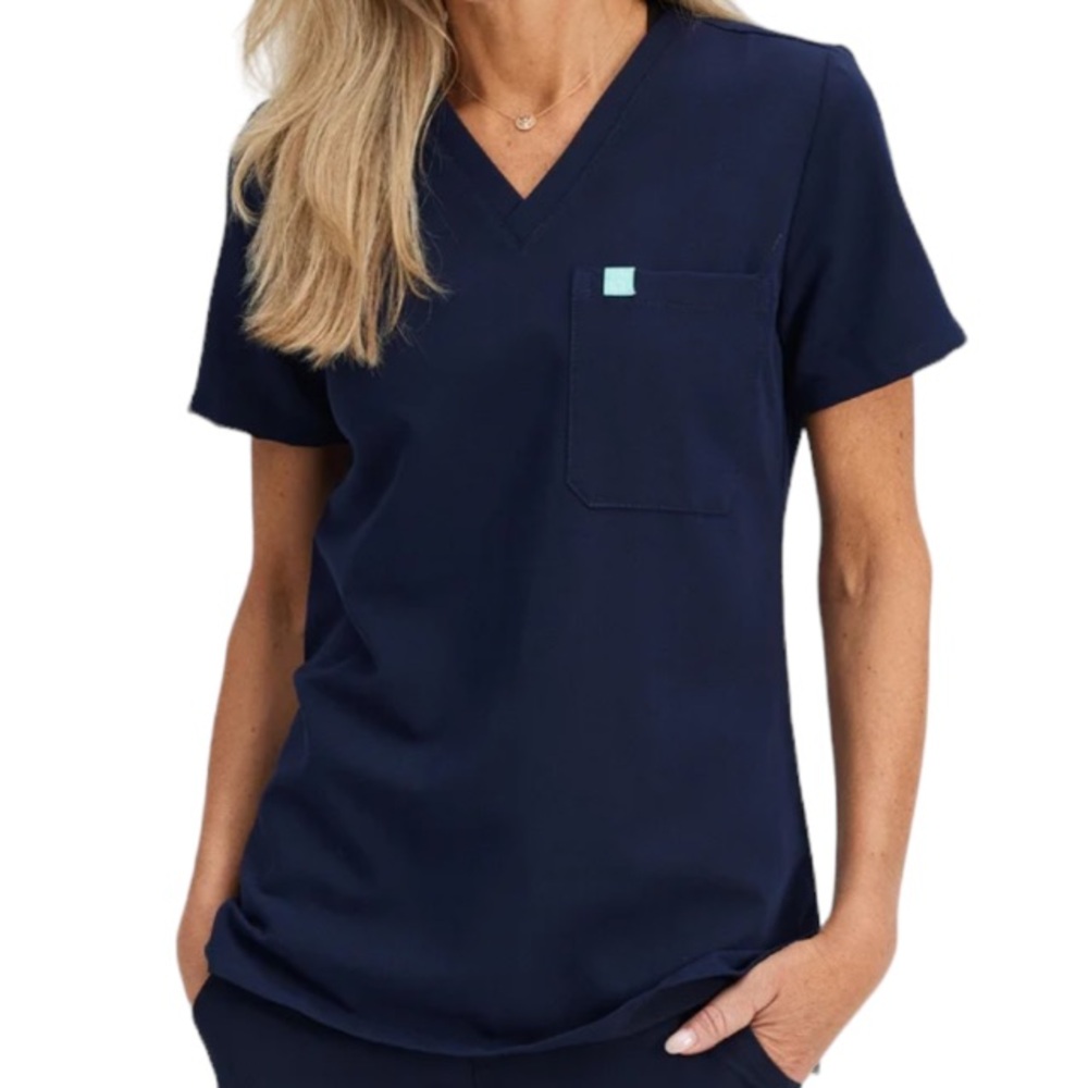 GARDE MALADE • Gabrielle One Pocket Scrub Top